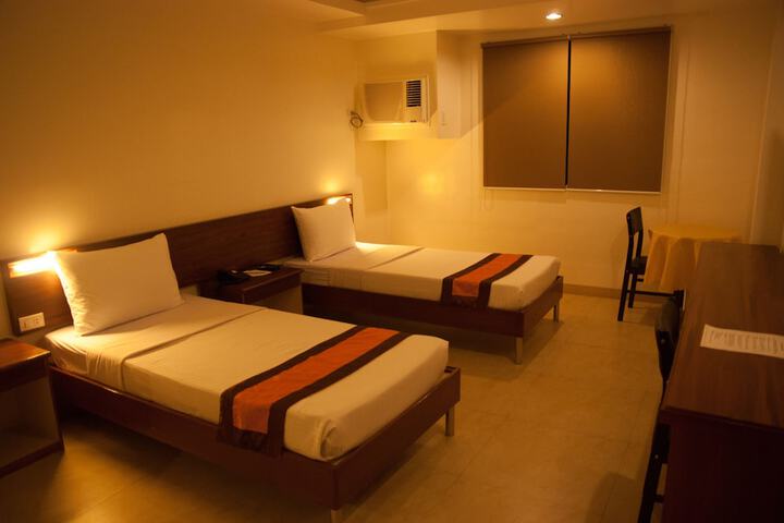 Room 9 of 29