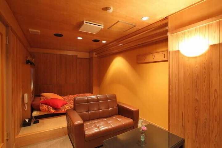 Room 14 of 36