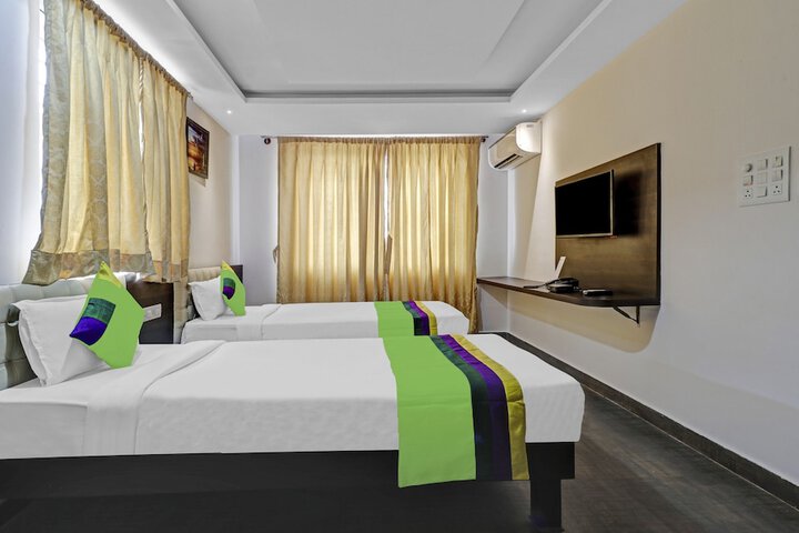 Room 10 of 31