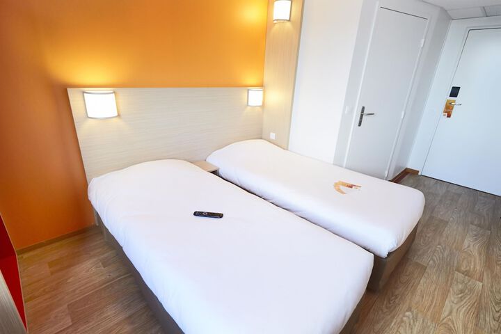 Room 7 of 34