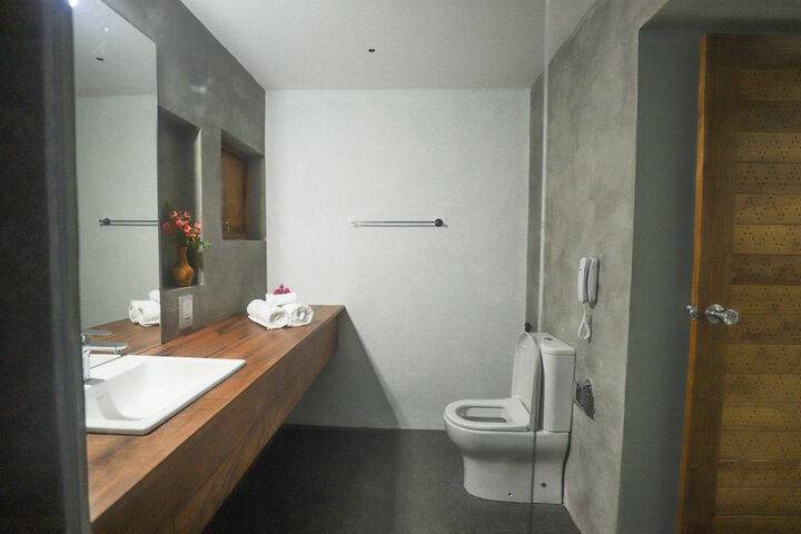 Room 35 of 68