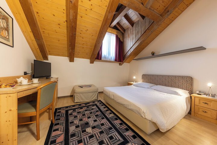 Room 15 of 45