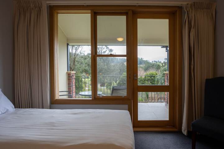 Room 51 of 210