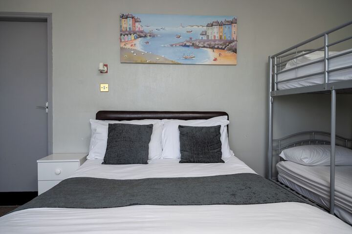 Room 8 of 13