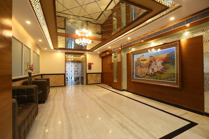 Ballroom/Hall 26 of 37