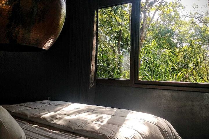 Room 9 of 87