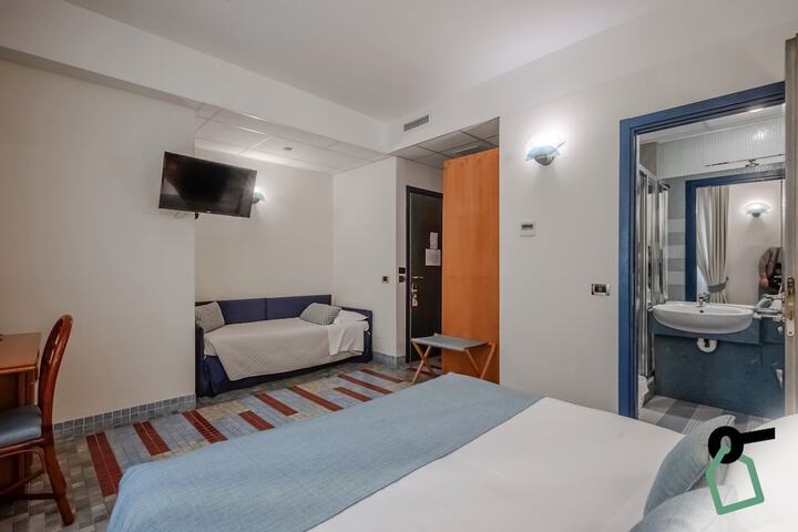 Room 32 of 66