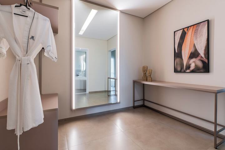 Room 45 of 103
