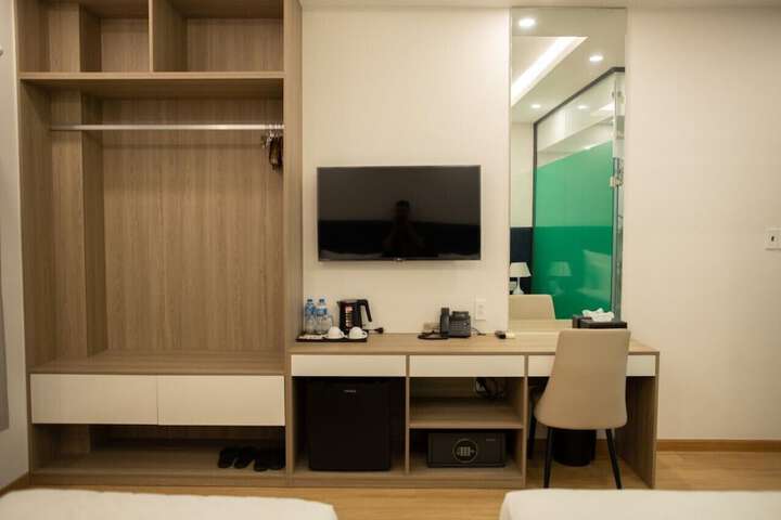 Room 8 of 24