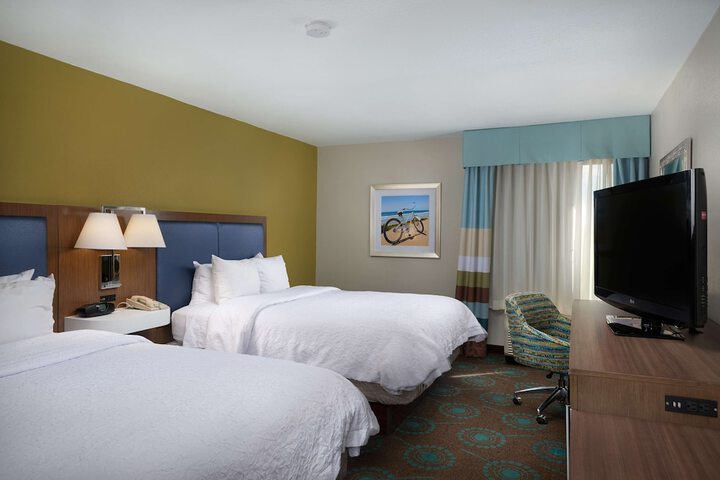 2 Queen Beds Hearing Accessible (5 of 6)