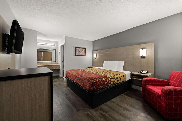 1 King Bed (1 of 3)