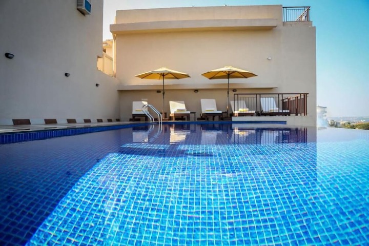 Pool 14 of 24