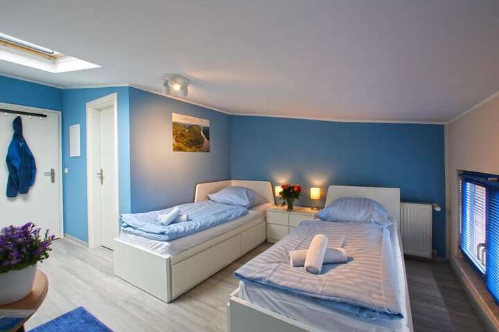 Room 8 of 38