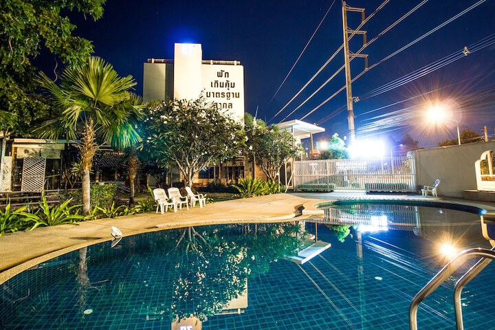 Hotel Pool