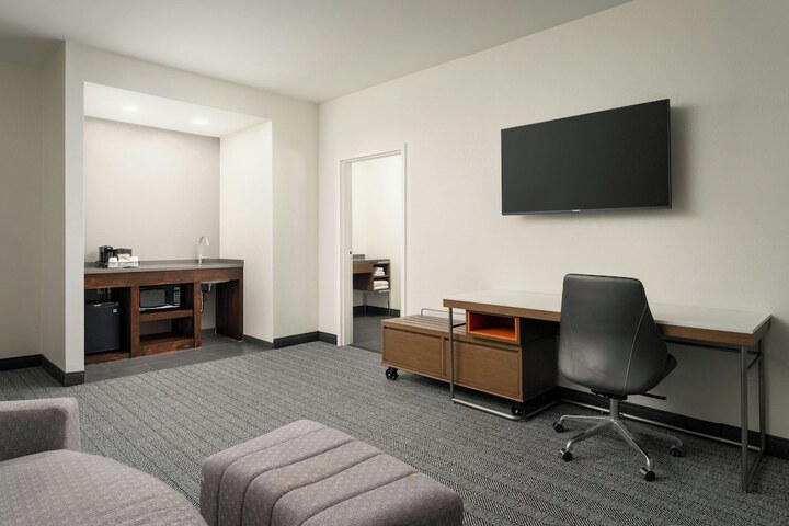 Room 16 of 37