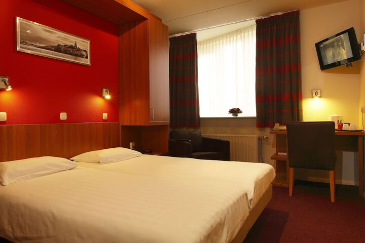 Room 2 of 47