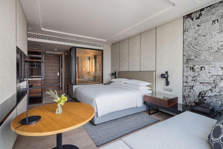 Room 11 of 125
