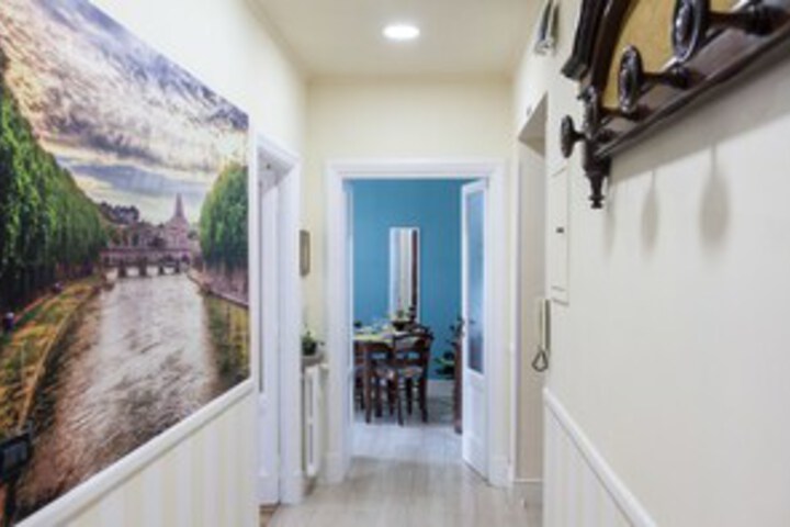 Room 9 of 20