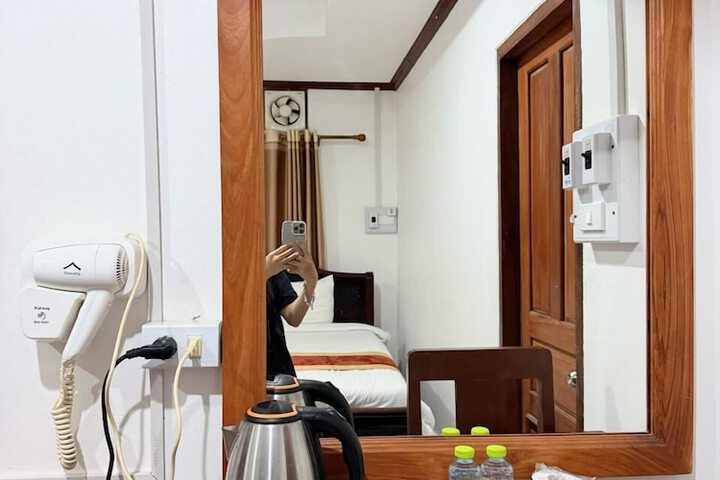 Room 28 of 62