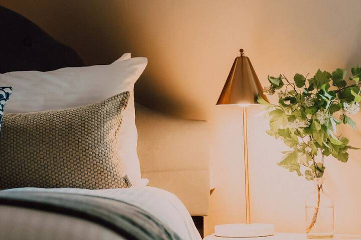 Room 6 of 27