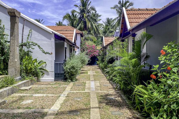 Hotel Exterior 36 of 37