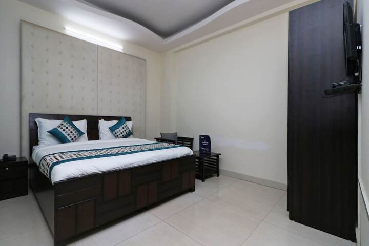 Room 9 of 15
