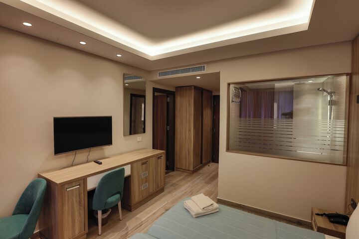 Room 17 of 41