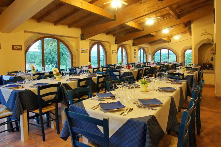 Dining 12 of 22