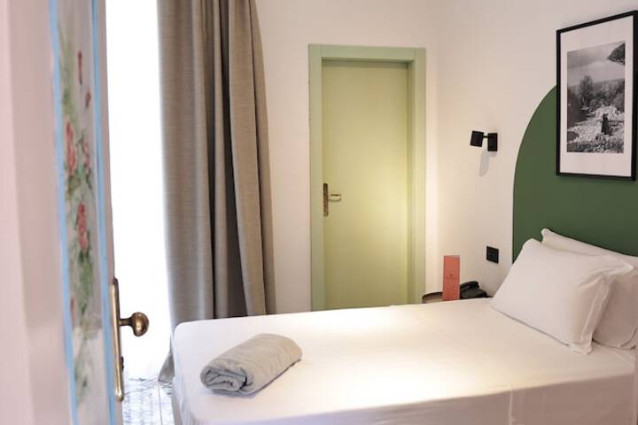 Room 36 of 107
