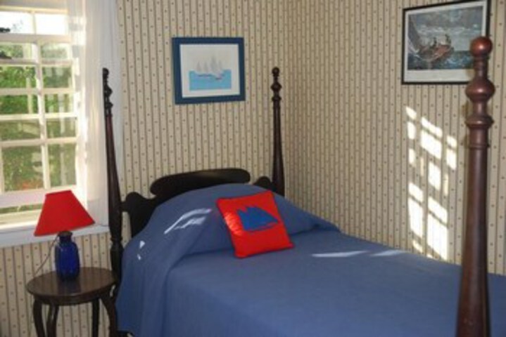 Room 27 of 34