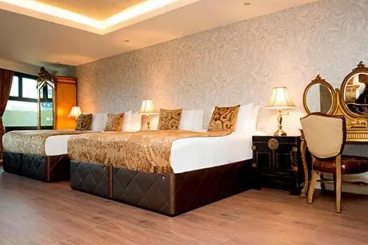 Room 126 of 194