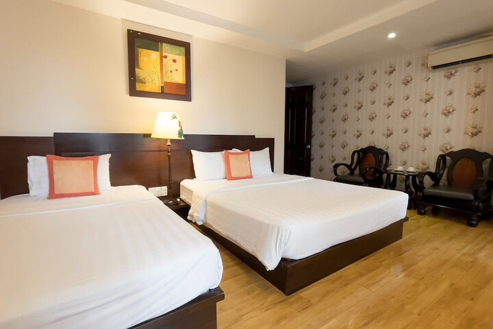 Room 10 of 33
