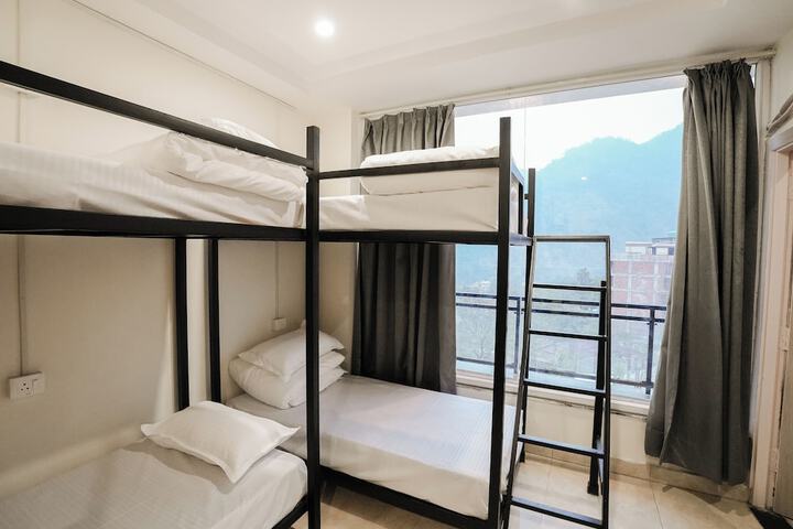 Room 14 of 19
