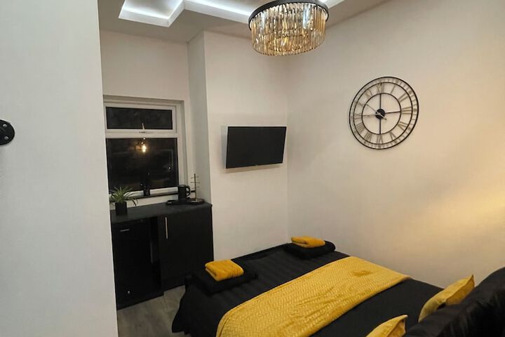 Room 2 of 19