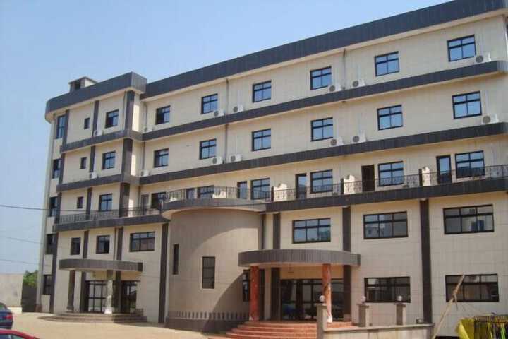 Exterior of Girafe Hôtel