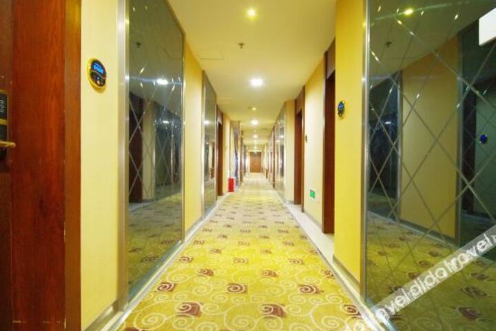 Hotel Interior 11 of 18