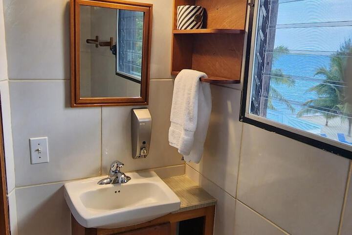 Room 145 of 223