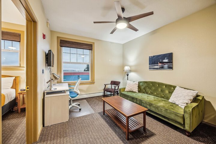 Room 66 of 118