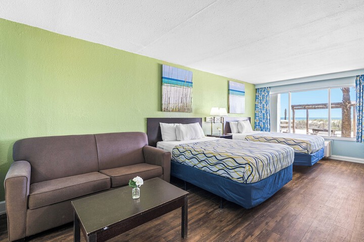 Room 32 of 120