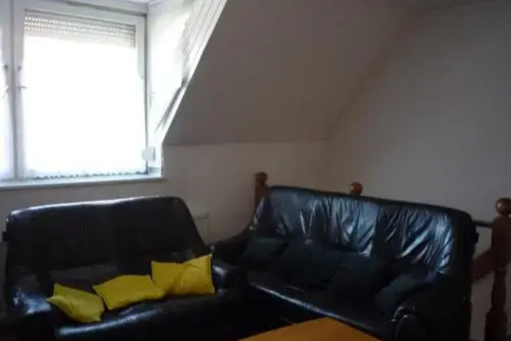 Room 7 of 11