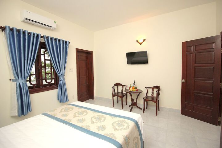 Room 33 of 151