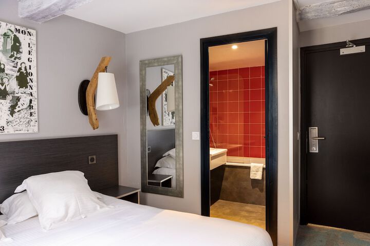 Room 17 of 58