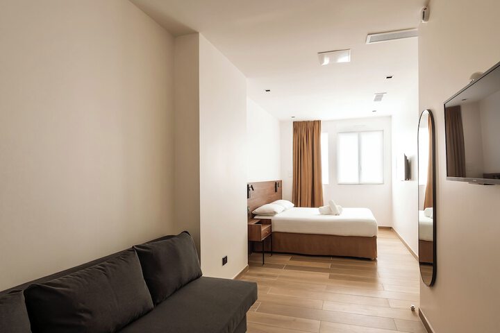 Room 16 of 35