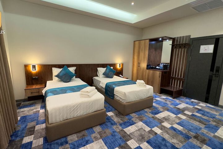 Room 15 of 32