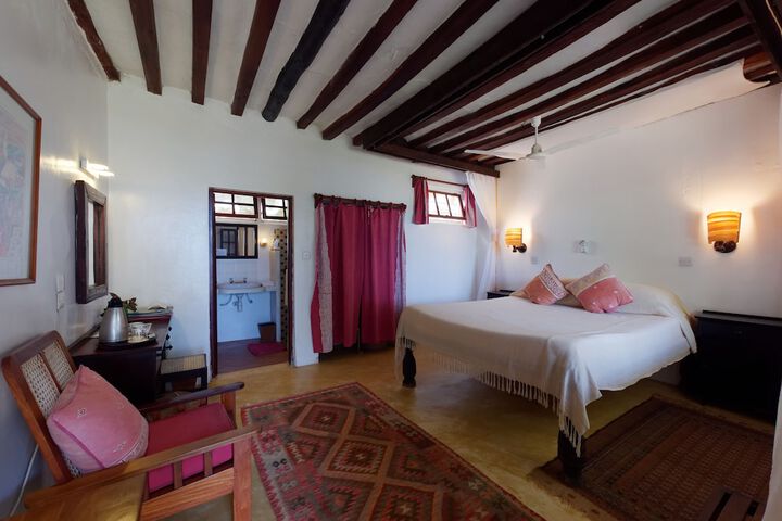 Room 10 of 71