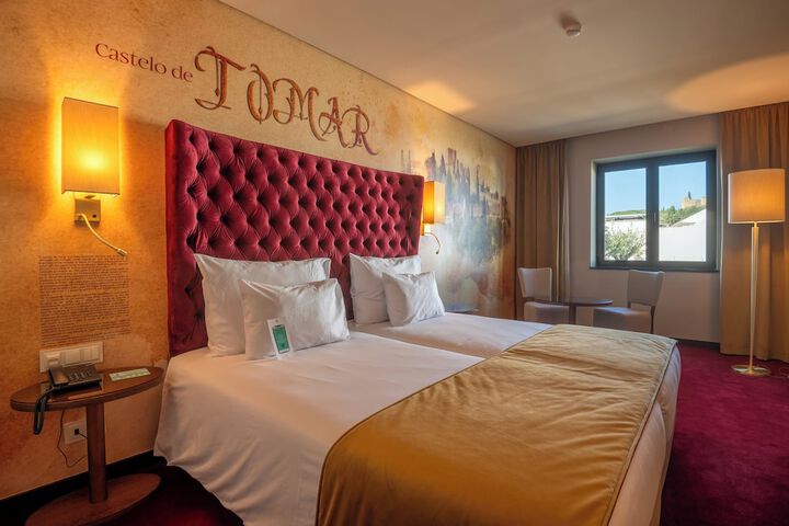 Room 9 of 77