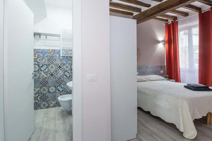 Room 24 of 41