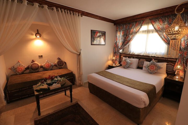 Room 16 of 44