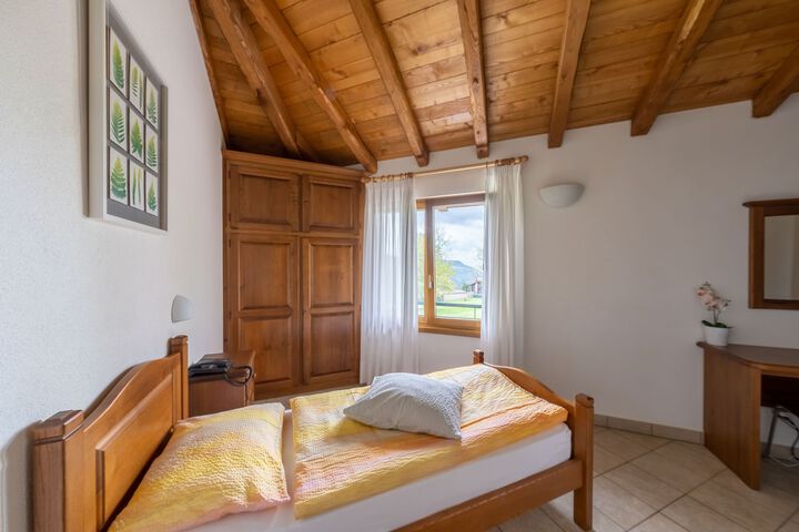 Room 2 of 31
