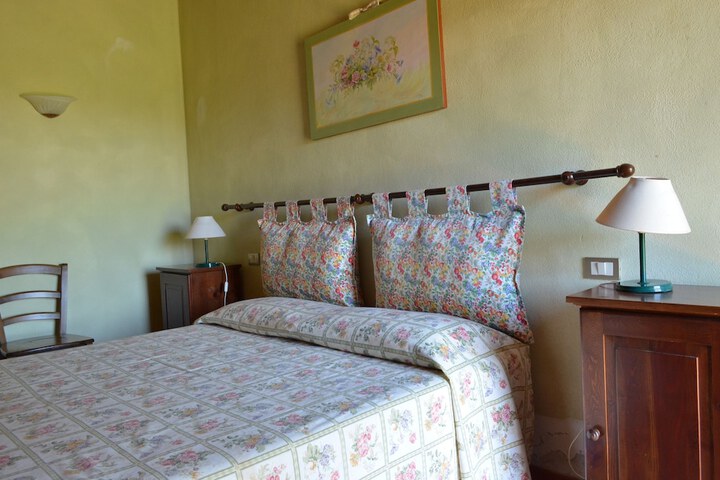 Room 10 of 105